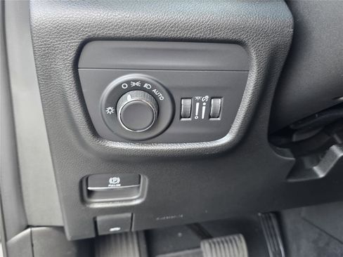 New 2025 Jeep Grand Cherokee L Altitude image 25