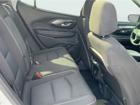 Used 2022 GMC Terrain SLE w/ Driver Convenience Package image 11