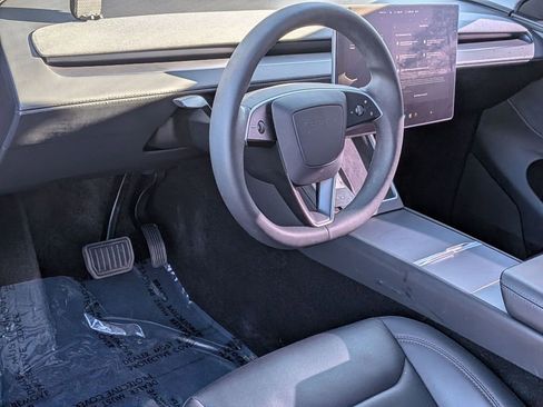 Used 2026 Tesla Model Y Long Range RWD image 16