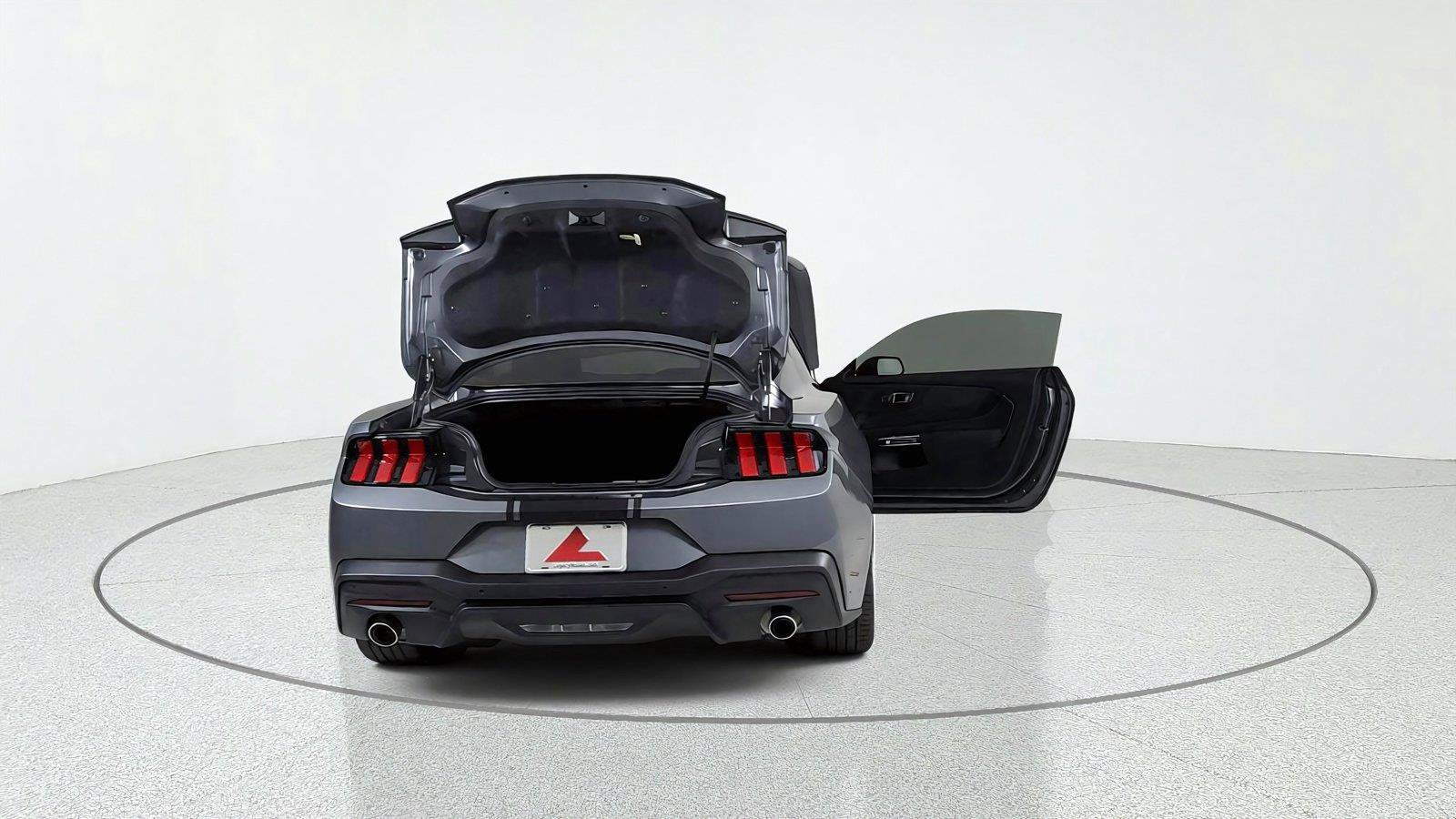 Used 2025 Ford Mustang Coupe RWD image 13