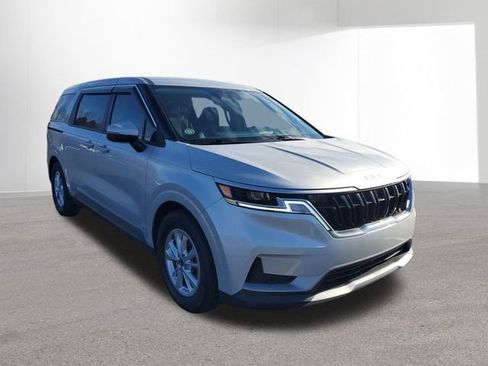 Used 2022 Kia Carnival LX image 12