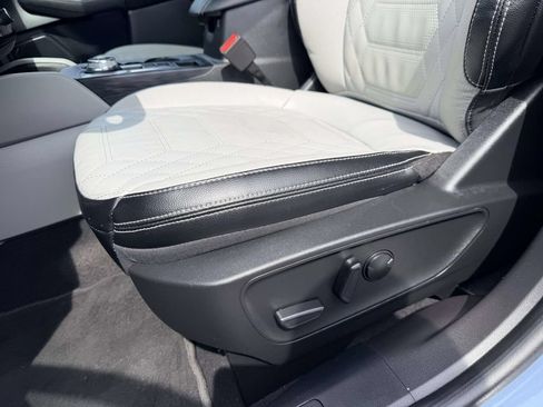 Used 2023 Ford Escape SE w/ PHEV Premium Package FWD image 14