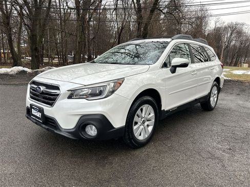 Used 2019 Subaru Outback 2.5i Premium image 4
