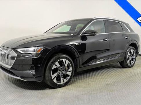 Used 2022 Audi e-tron Premium Plus w/ Premium Plus Package AWD/4WD image 2