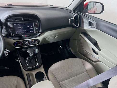 Used 2022 Kia Soul LX image 20