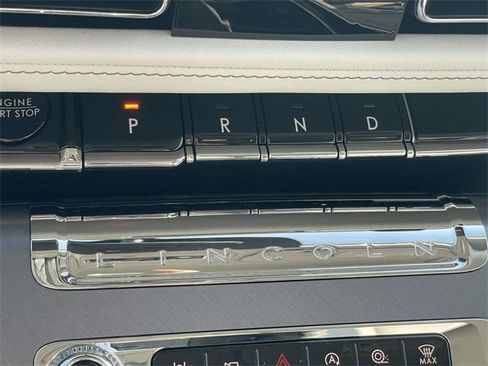 New 2026 Lincoln Aviator AWD image 25