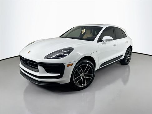 Certified 2026 Porsche Macan AWD/4WD image 1