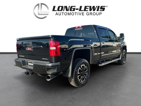 Used 2017 GMC Sierra 2500 Denali w/ Suspension Package, Off-Road AWD/4WD image 7