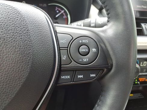 Used 2020 Toyota RAV4 Limited AWD/4WD image 21