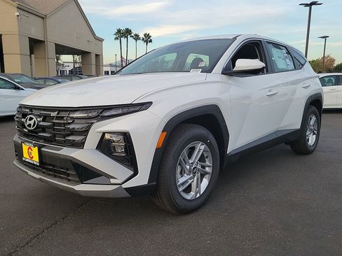 Used 2025 Hyundai Tucson SE FWD image 12