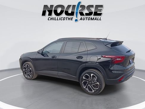 Used 2024 Chevrolet Trax RS w/ Sunroof Package image 6