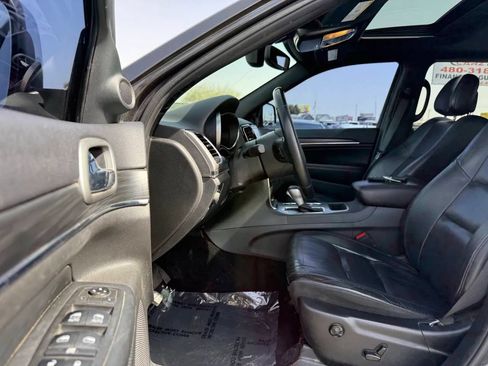 Used 2019 Jeep Grand Cherokee Limited RWD image 15