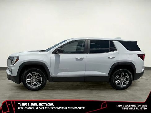 Used 2025 GMC Terrain Elevation AWD/4WD image 3