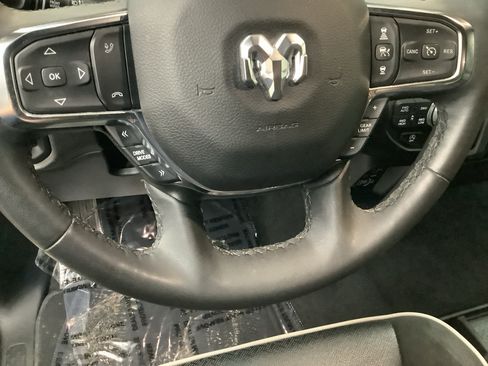 Used 2025 RAM 1500 Laramie AWD/4WD image 15