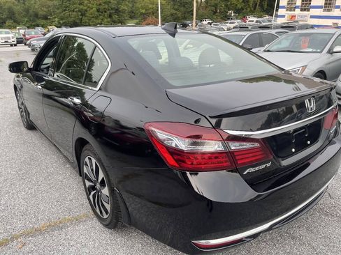 Used 2017 Honda Accord Hybrid Sedan image 7