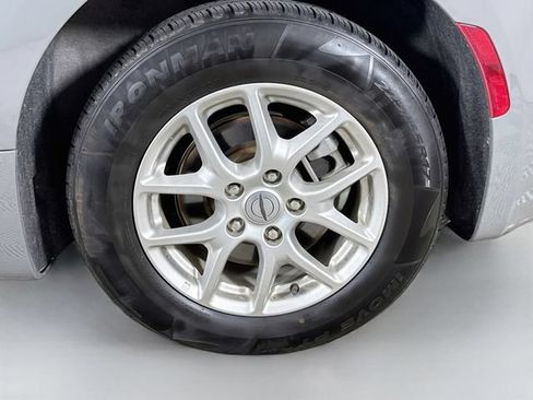 Used 2025 Chrysler Pacifica Select FWD image 31
