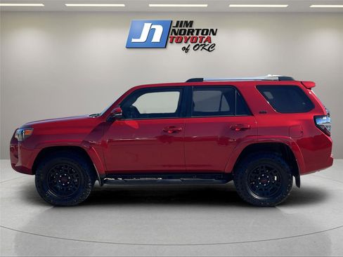 Used 2022 Toyota 4Runner SR5 Premium w/ Moonroof Package image 8