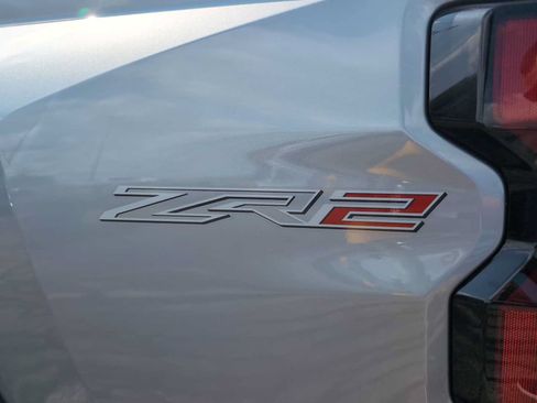 Used 2024 Chevrolet Colorado ZR2 w/ ZR2 Convenience Package III AWD/4WD image 30