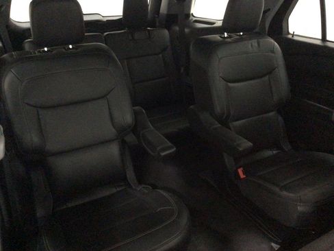 Used 2022 Ford Explorer XLT w/ Equipment Group 202A image 27
