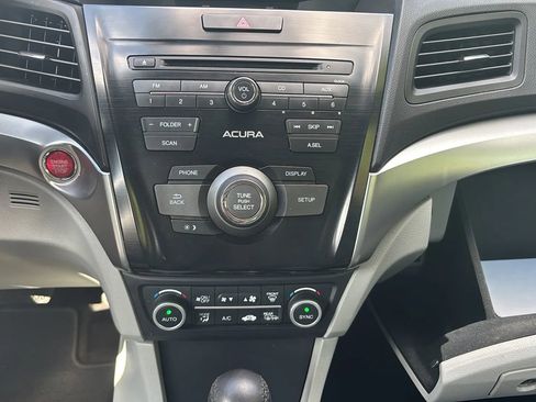 Used 2017 Acura ILX FWD image 12