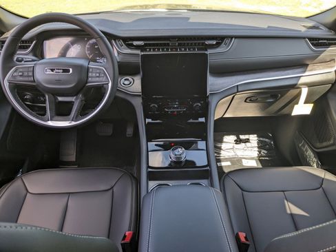 New 2025 Jeep Grand Cherokee L Limited w/ Black Appearance Package image 13