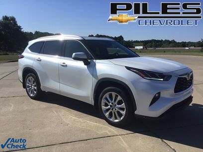Used 2022 Toyota Highlander Limited
