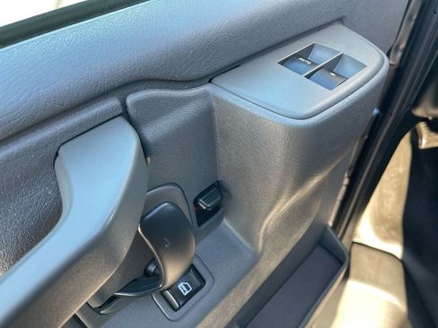 Used 2017 Chevrolet Express 3500 LS image 13