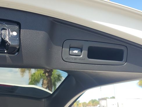 Used 2021 Honda CR-V Touring image 10