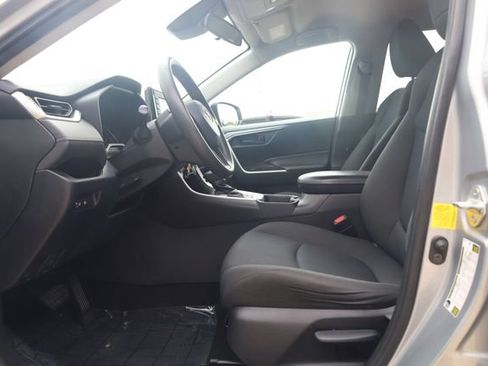Used 2020 Toyota RAV4 LE w/ Carpet Mat Package FWD image 14