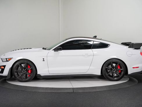 Used 2020 Ford Mustang Shelby GT500 w/ Carbon Fiber Track Pack image 7