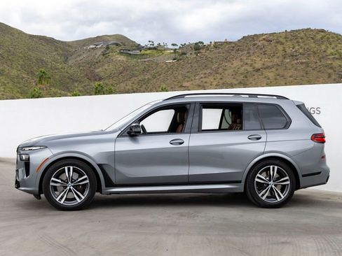 Certified 2025 BMW X7 M60i image 3