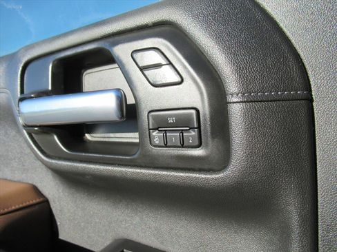 Used 2020 Chevrolet Silverado 1500 High Country image 28