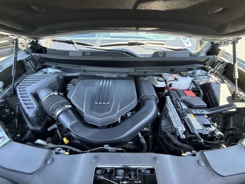 Certified 2025 GMC Acadia AT4 AWD/4WD image 31