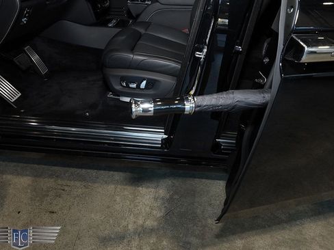 Used 2022 Rolls-Royce Phantom Sedan RWD image 14