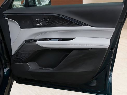 Certified 2024 Cadillac Lyriq Sport image 28