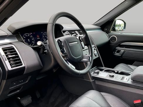 Used 2020 Land Rover Discovery Landmark AWD/4WD image 17