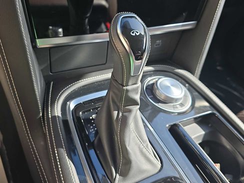 Certified 2024 INFINITI QX80 Premium Select w/ All-Season Package image 22