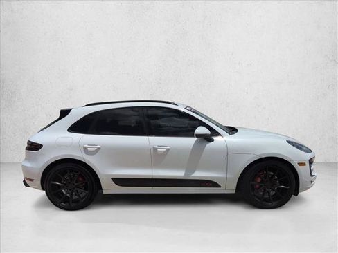 Used 2017 Porsche Macan GTS AWD/4WD image 4