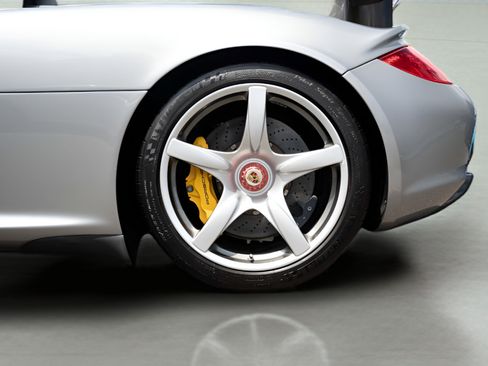Used 2005 Porsche Carrera GT RWD image 24