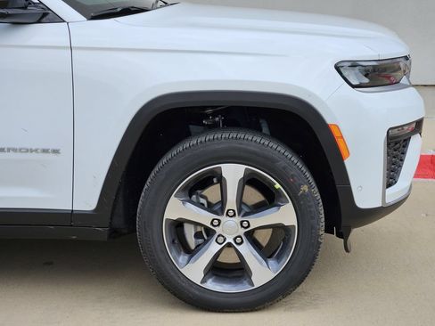 New 2026 Jeep Grand Cherokee L Limited RWD image 6