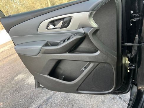 Certified 2021 Chevrolet Traverse LT image 12