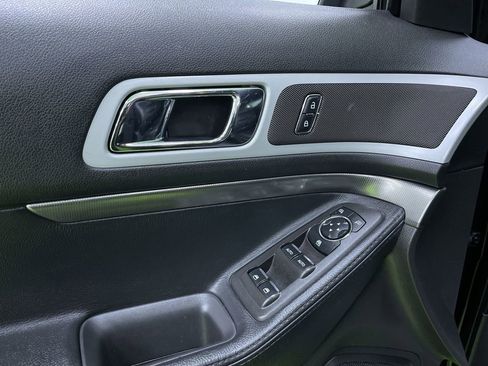 Used 2014 Ford Explorer Sport image 16