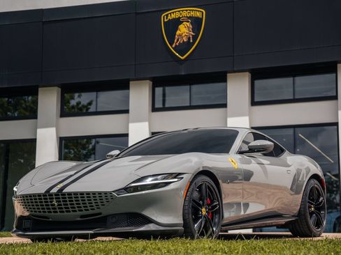 Used 2022 Ferrari Roma RWD image 2