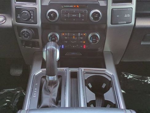 Used 2019 Ford F150 Platinum w/ Equipment Group 701A Luxury AWD/4WD image 16
