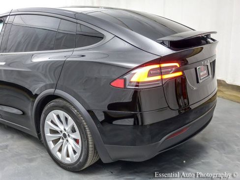 Used 2018 Tesla Model X P100D image 10