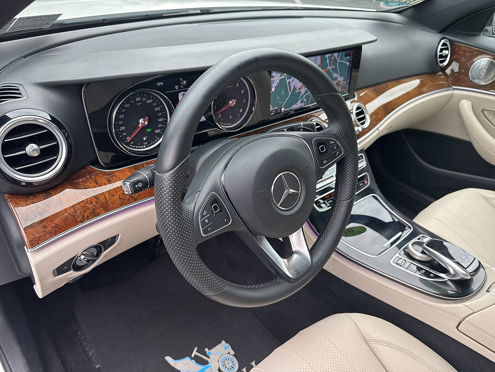 Used 2017 Mercedes-Benz E 400 4MATIC Wagon image 32