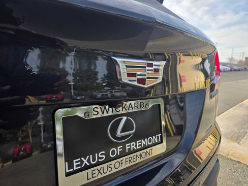 Used 2022 Cadillac XT4 Luxury w/ Cold Weather Package image 16