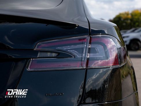 Used 2021 Tesla Model S Plaid image 11