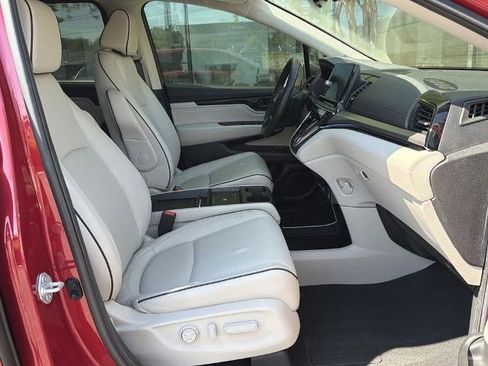 Used 2025 Honda Odyssey Touring image 13