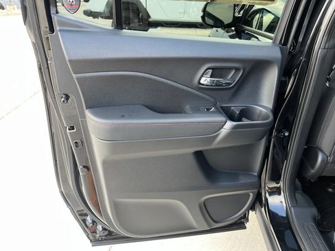 Used 2025 Honda Ridgeline Black Edition image 19